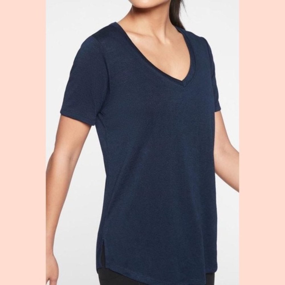 Athleta Breezy Scoop V Neck Tee - Navy, size S